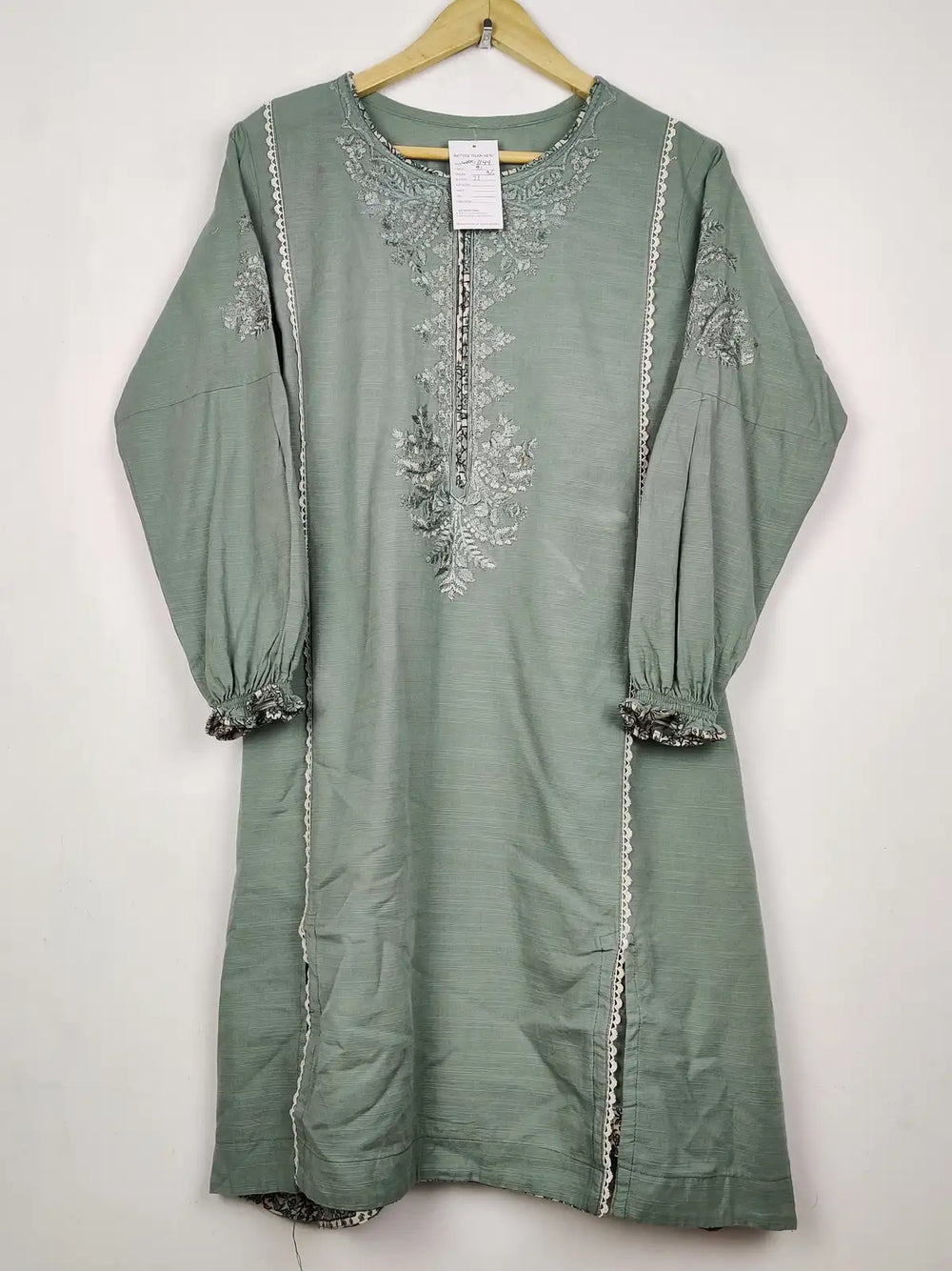 Buy online pre-used pre-loved 100% authentic & Original branded Unknown Brand (WBK-3149) available in Pakistan. Top international brands avilable.