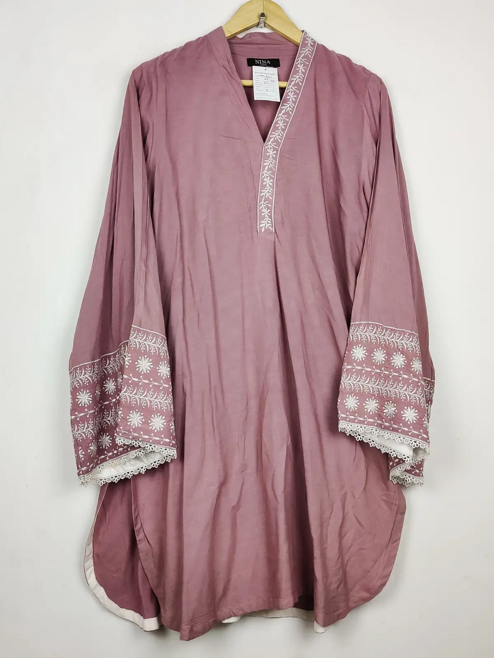 Buy online pre-used pre-loved 100% authentic & Original branded Nina (WBK-3161) available in Pakistan. Top international brands avilable.