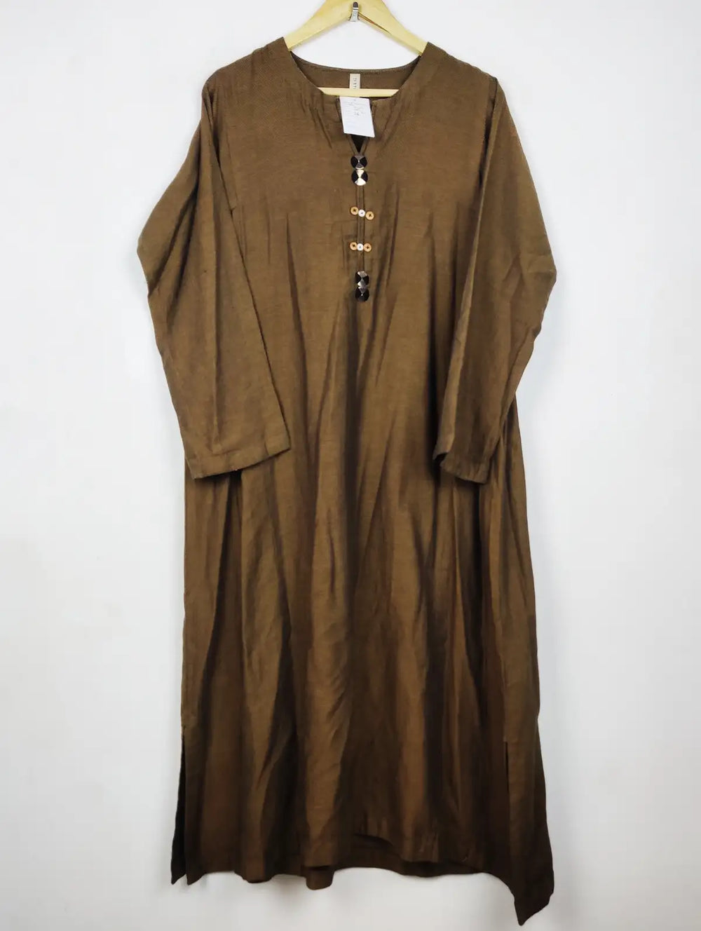 Buy online pre-used pre-loved 100% authentic & Original branded Ethnic (WBK-3176) available in Pakistan. Top international brands avilable.
