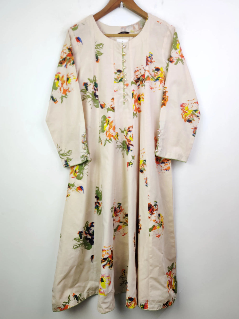 Buy online pre-used pre-loved 100% authentic & Original branded Garnet (WBK-317) available in Pakistan. Top international brands avilable.