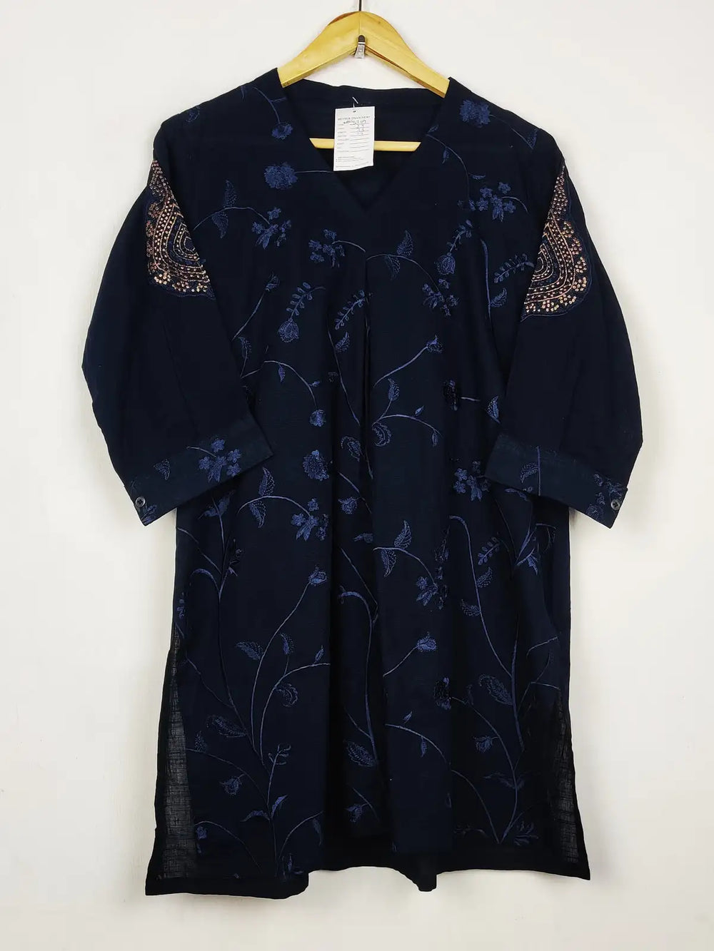 Buy online pre-used pre-loved 100% authentic & Original branded Unknown Brand (WBK-3207) available in Pakistan. Top international brands avilable.
