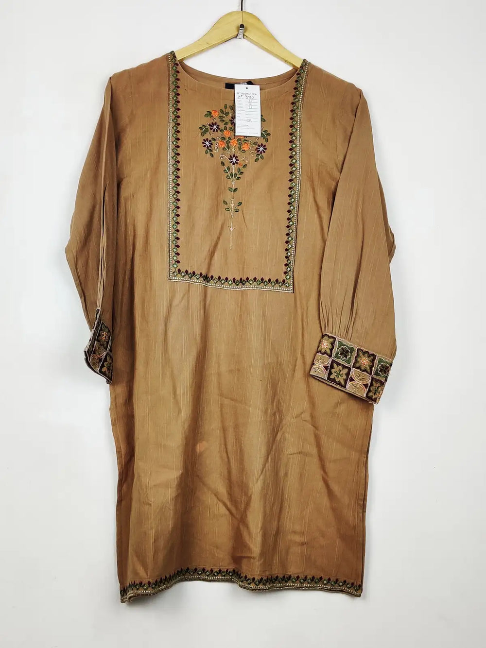 Buy online pre-used pre-loved 100% authentic & Original branded Polkadots (WBK-3210) available in Pakistan. Top international brands avilable.