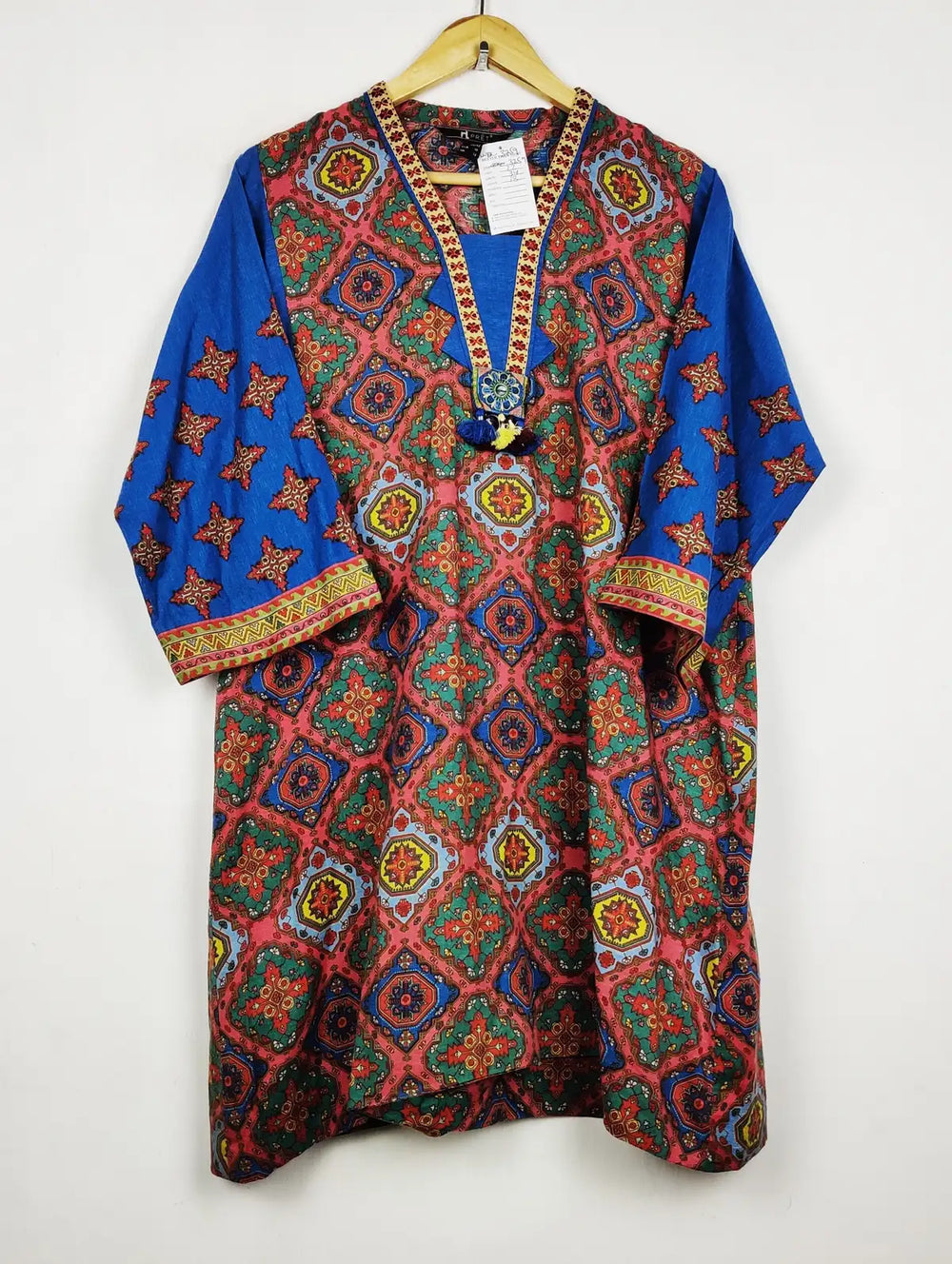 Buy online pre-used pre-loved 100% authentic & Original branded Nashat (WBK-3259) available in Pakistan. Top international brands avilable.
