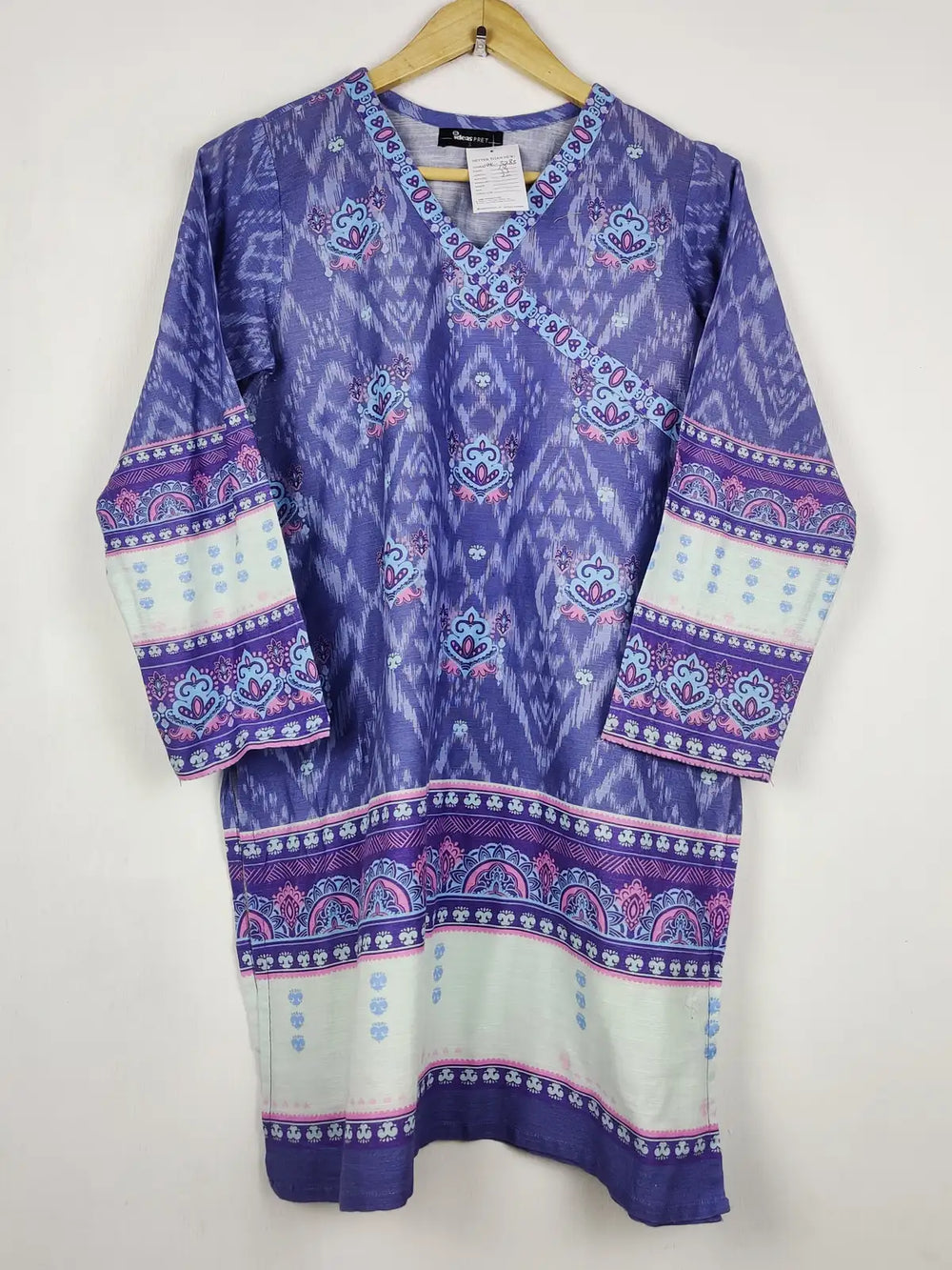 Buy online pre-used pre-loved 100% authentic & Original branded Gul Ahmed (WBK-3283) available in Pakistan. Top international brands avilable.