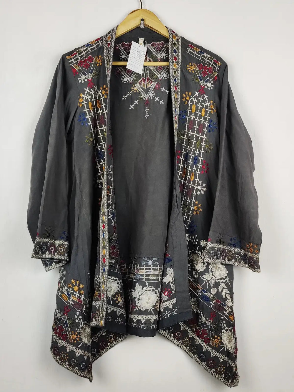 Buy online pre-used pre-loved 100% authentic & Original branded Motif (WBK-3290) available in Pakistan. Top international brands avilable.