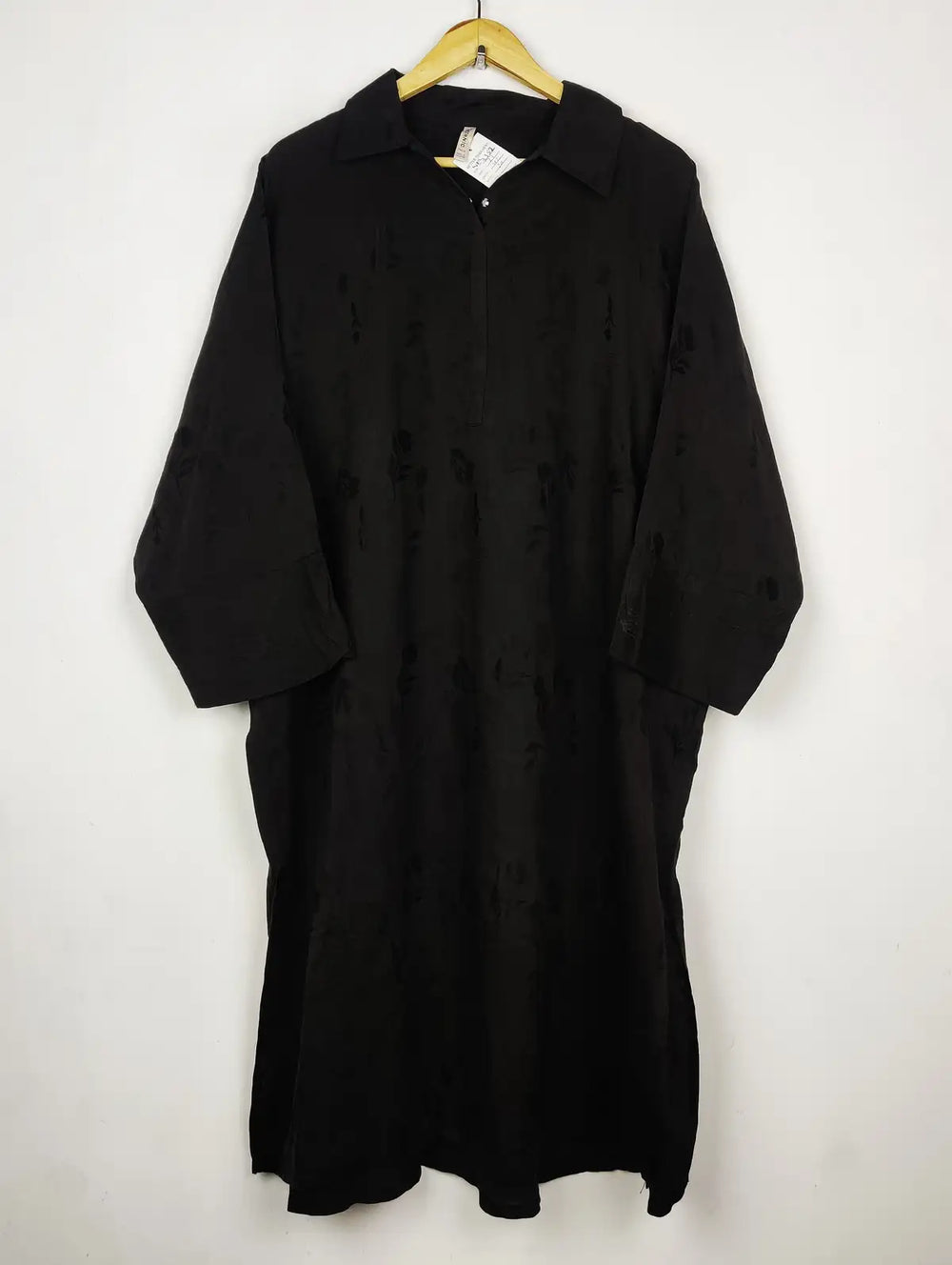 Buy online pre-used pre-loved 100% authentic & Original branded Ethnic (WBK-3352) available in Pakistan. Top international brands avilable.
