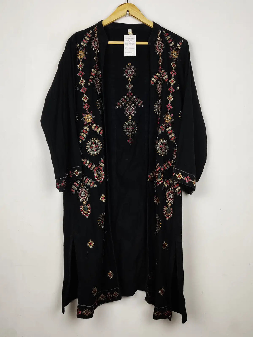 Buy online pre-used pre-loved 100% authentic & Original branded Motif (WBK-3409) available in Pakistan. Top international brands avilable.