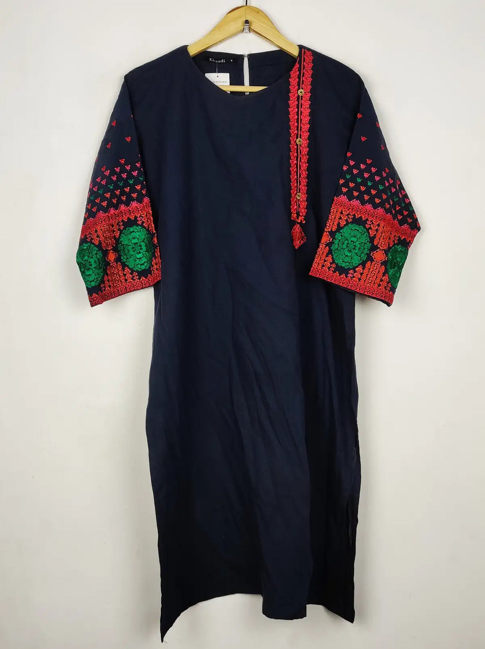 Buy online pre-used pre-loved 100% authentic & Original branded Khaadi (WBK-3411) available in Pakistan. Top international brands avilable.