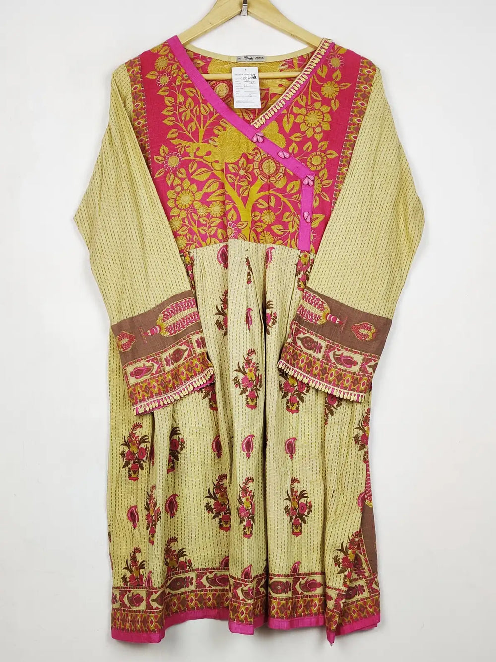 Buy online pre-used pre-loved 100% authentic & Original branded Circle Pret (WBK-3447) available in Pakistan. Top international brands avilable.