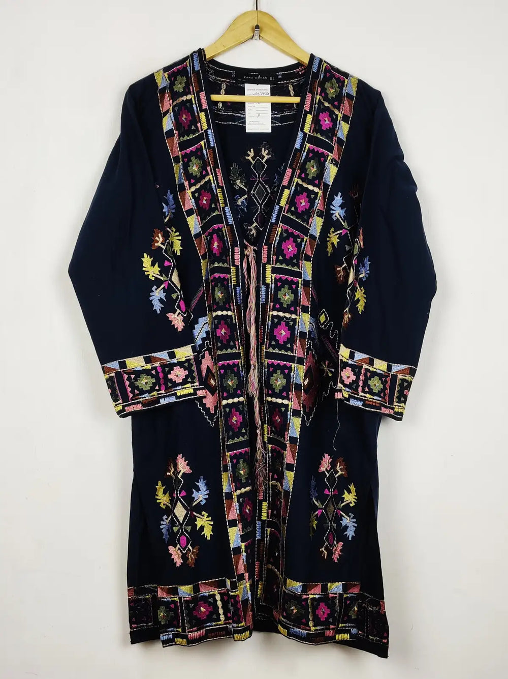 Buy online pre-used pre-loved 100% authentic & Original branded Zara (WBK-3450) available in Pakistan. Top international brands avilable.