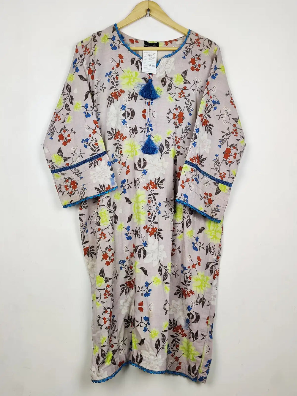 Buy online pre-used pre-loved 100% authentic & Original branded Bin Saeed (WBK-3455) available in Pakistan. Top international brands avilable.