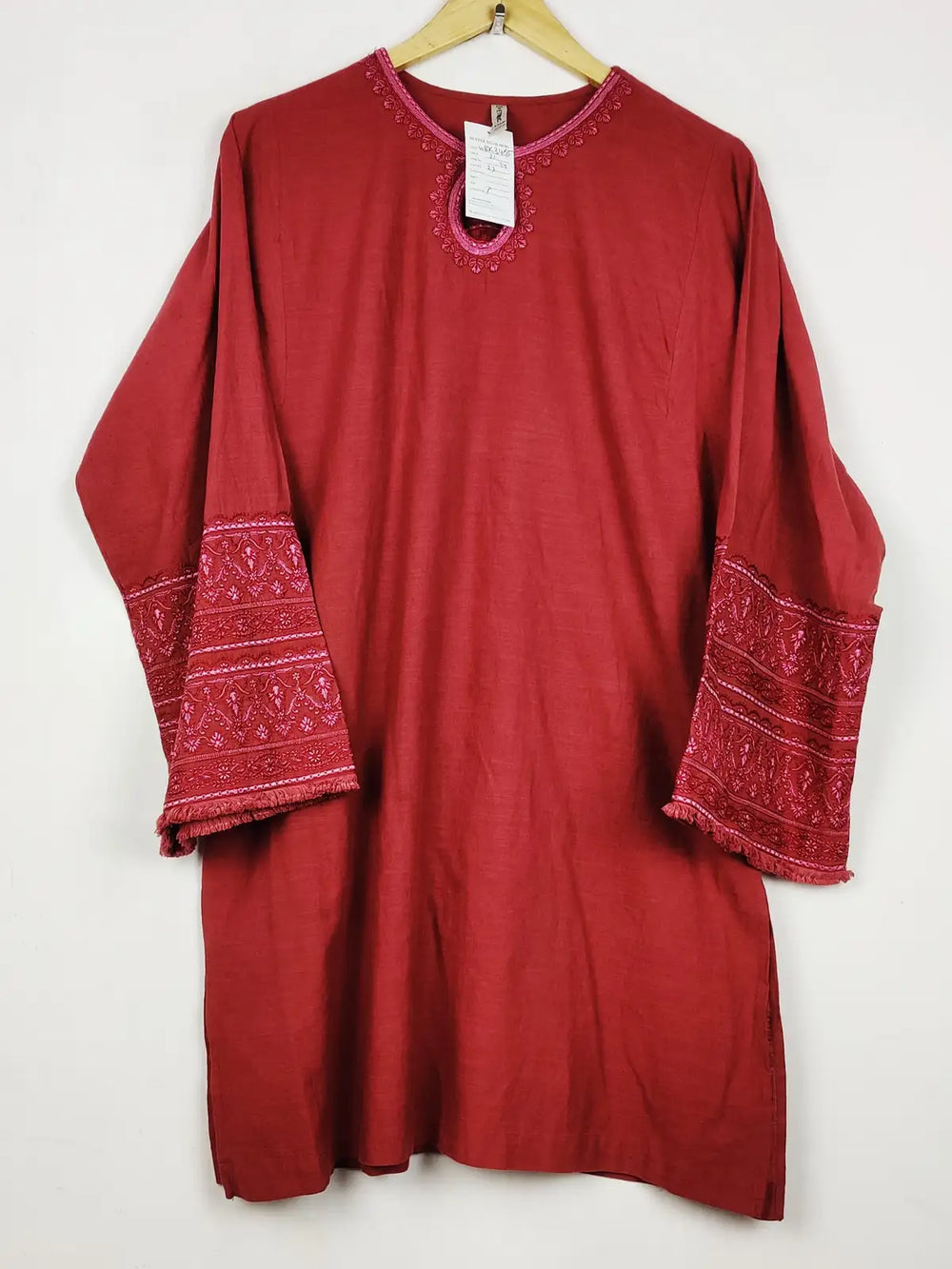 Buy online pre-used pre-loved 100% authentic & Original branded Ethnic (WBK-3485) available in Pakistan. Top international brands avilable.