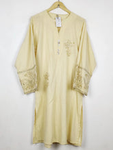 Buy online pre-used pre-loved 100% authentic & Original branded Ethnic (WBK-3574) available in Pakistan. Top international brands avilable.