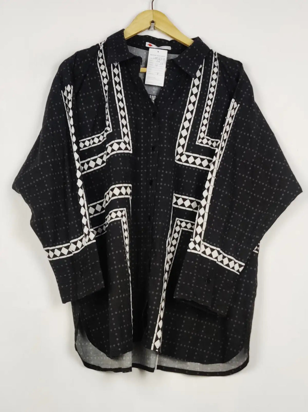 Buy online pre-used pre-loved 100% authentic & Original branded Khaadi (WBK-3577) available in Pakistan. Top international brands avilable.