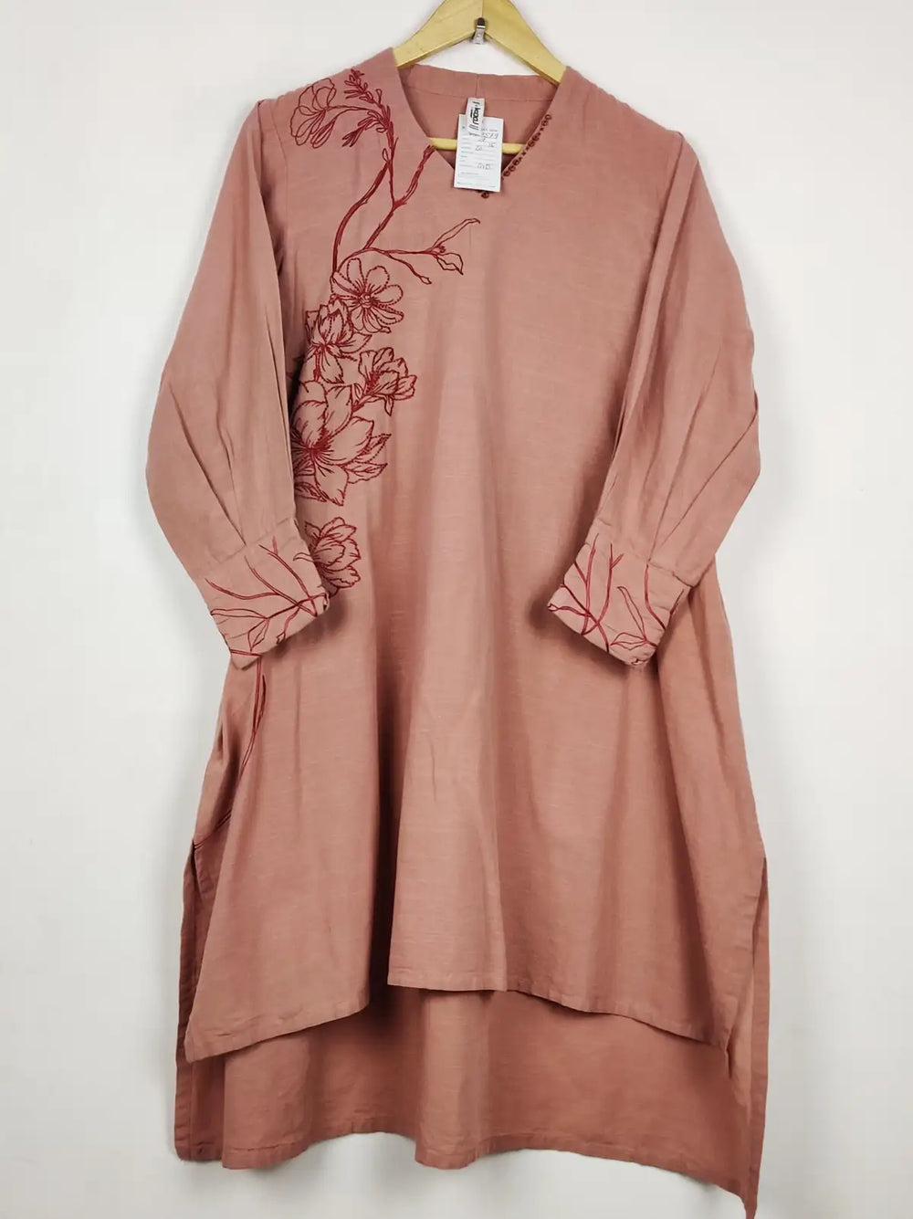 Buy online pre-used pre-loved 100% authentic & Original branded Gul Ahmed (WBK-3579) available in Pakistan. Top international brands avilable.