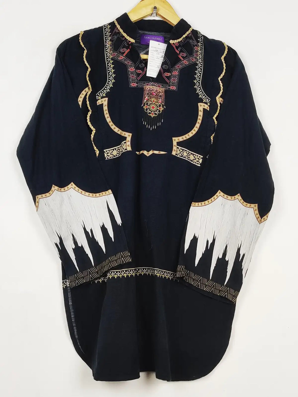 Buy online pre-used pre-loved 100% authentic & Original branded Sana Safinaz (WBK-3619) available in Pakistan. Top international brands avilable.