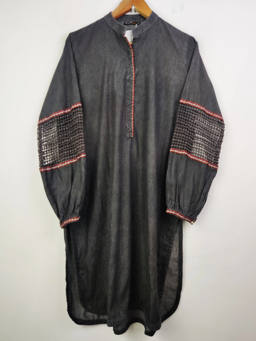 Buy online pre-used pre-loved 100% authentic & Original branded Alkaram Studio (WBK-378) available in Pakistan. Top international brands avilable.