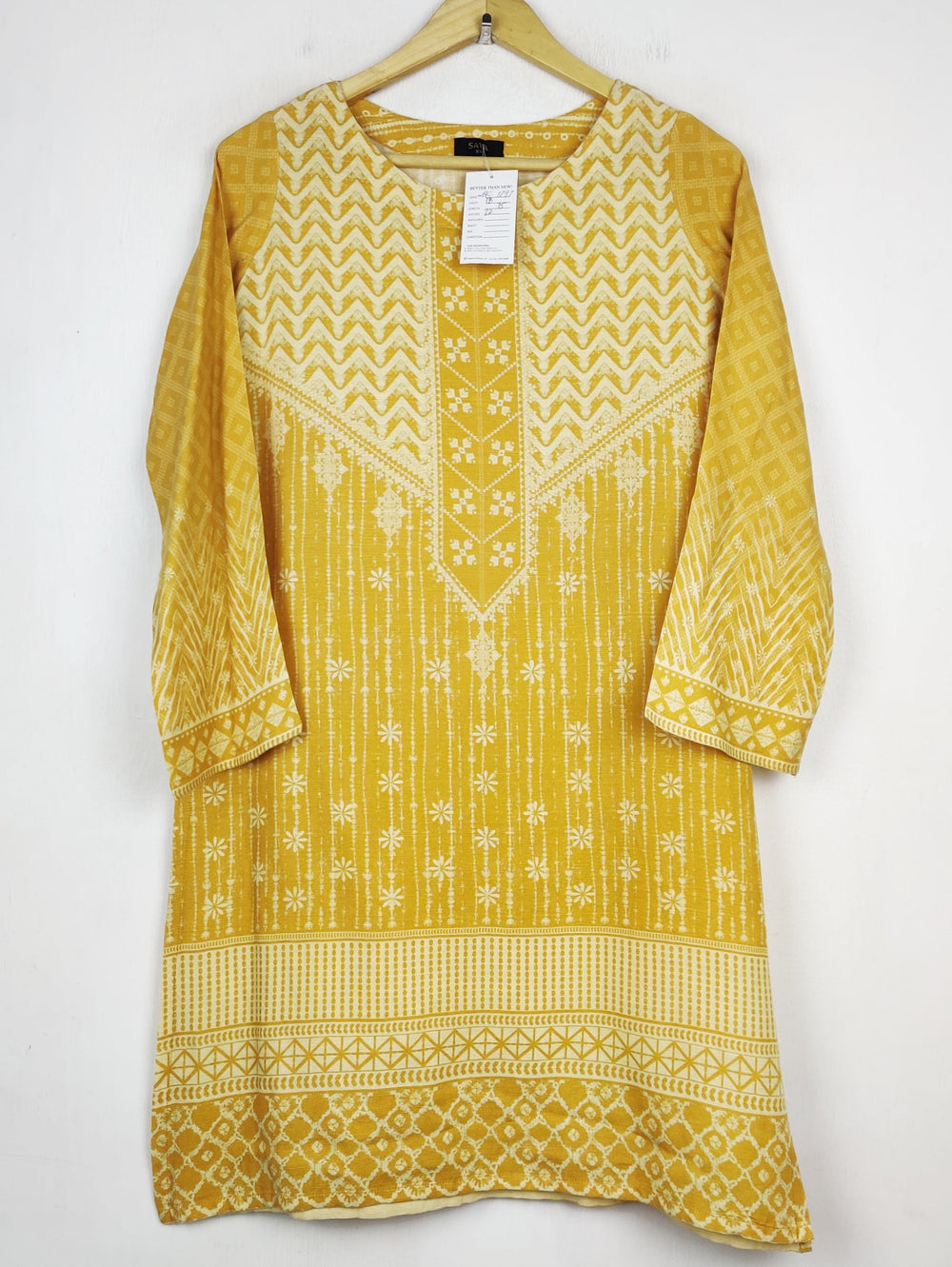 Buy online pre-used pre-loved 100% authentic & Original branded Saya (WBK-3797) available in Pakistan. Top international brands avilable.