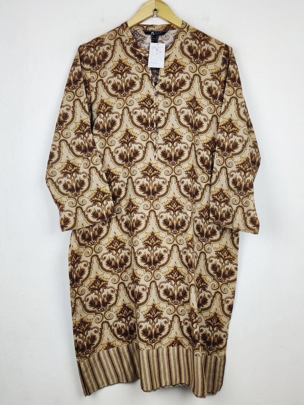 Buy online pre-used pre-loved 100% authentic & Original branded Nishat (WBK-3821) available in Pakistan. Top international brands avilable.