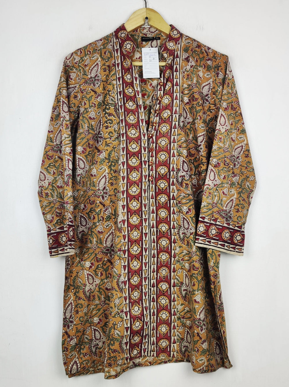 Buy online pre-used pre-loved 100% authentic & Original branded Unknown Brand (WBK-3822) available in Pakistan. Top international brands avilable.