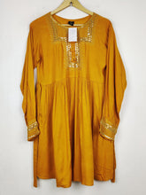 Buy online pre-used pre-loved 100% authentic & Original branded Ansar Fashion (WBK-3835) available in Pakistan. Top international brands avilable.