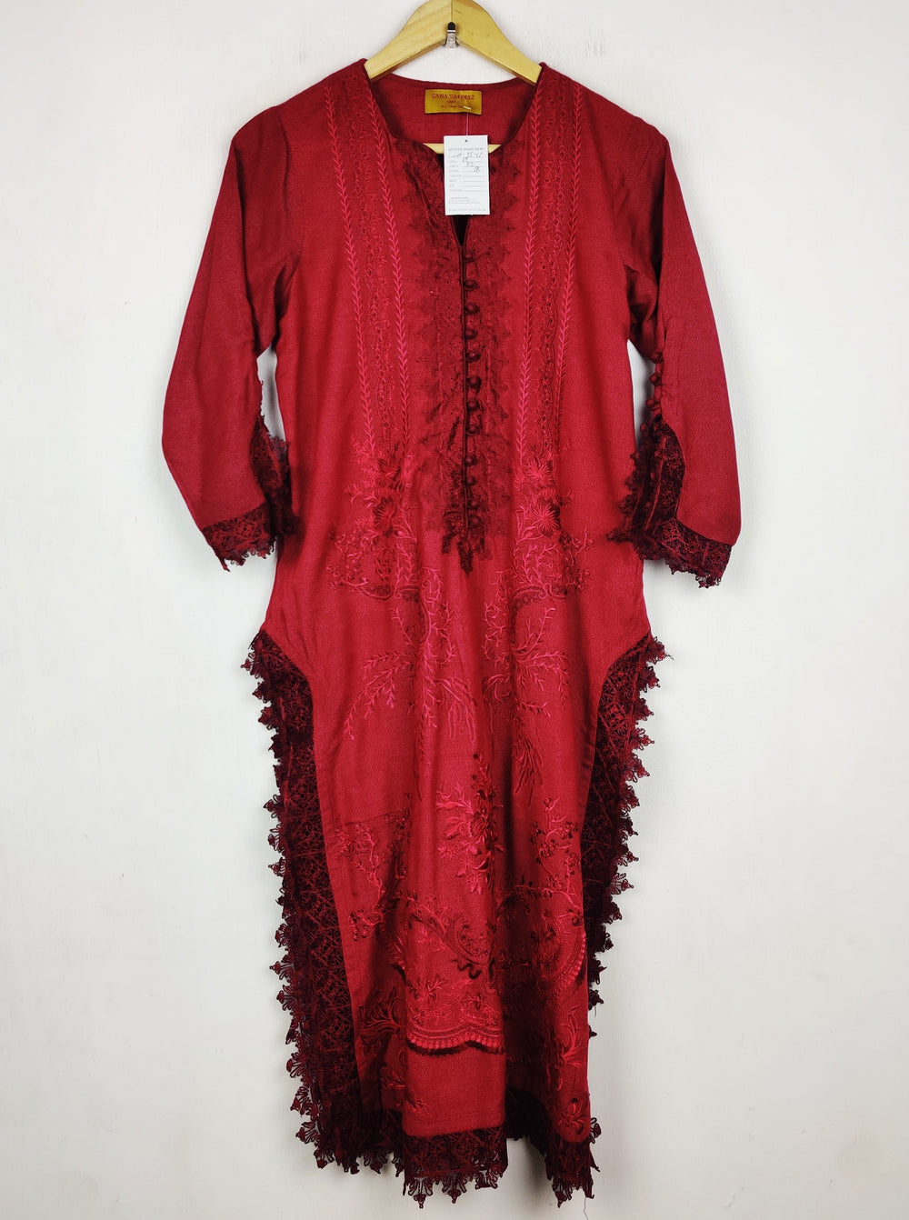 Buy online pre-used pre-loved 100% authentic & Original branded Sana Safinaz (WBK-3847) available in Pakistan. Top international brands avilable.