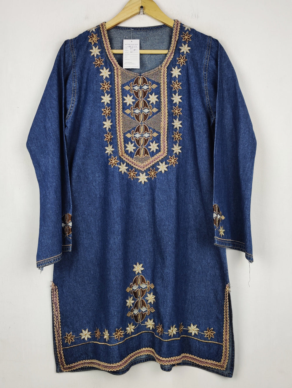 Buy online pre-used pre-loved 100% authentic & Original branded Unknown Brand (WBK-3854) available in Pakistan. Top international brands avilable.