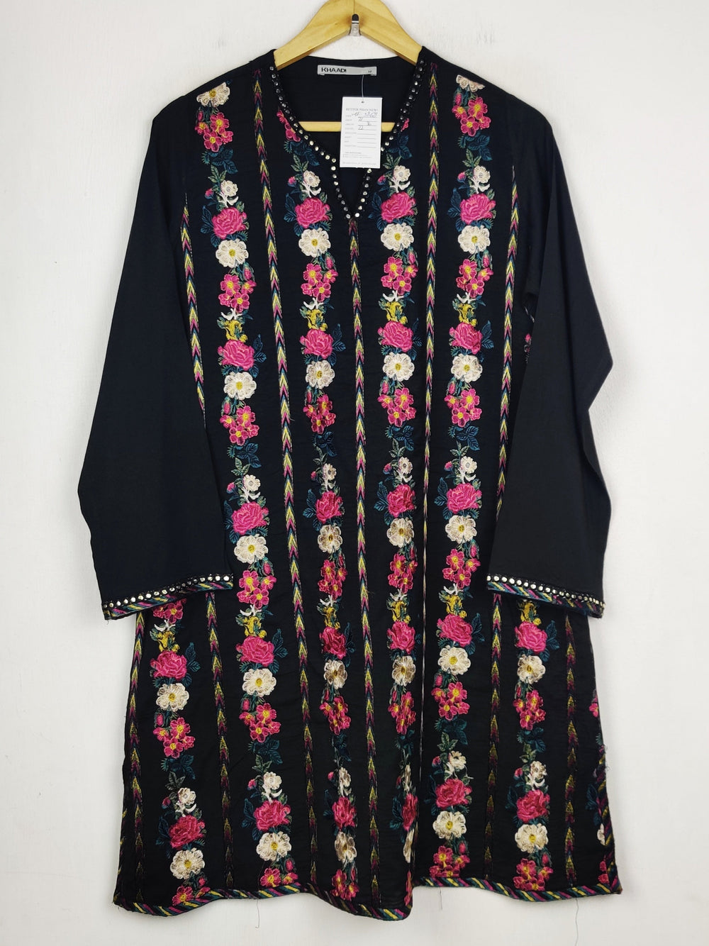 Buy online pre-used pre-loved 100% authentic & Original branded Khaadi (WBK-3868) available in Pakistan. Top international brands avilable.