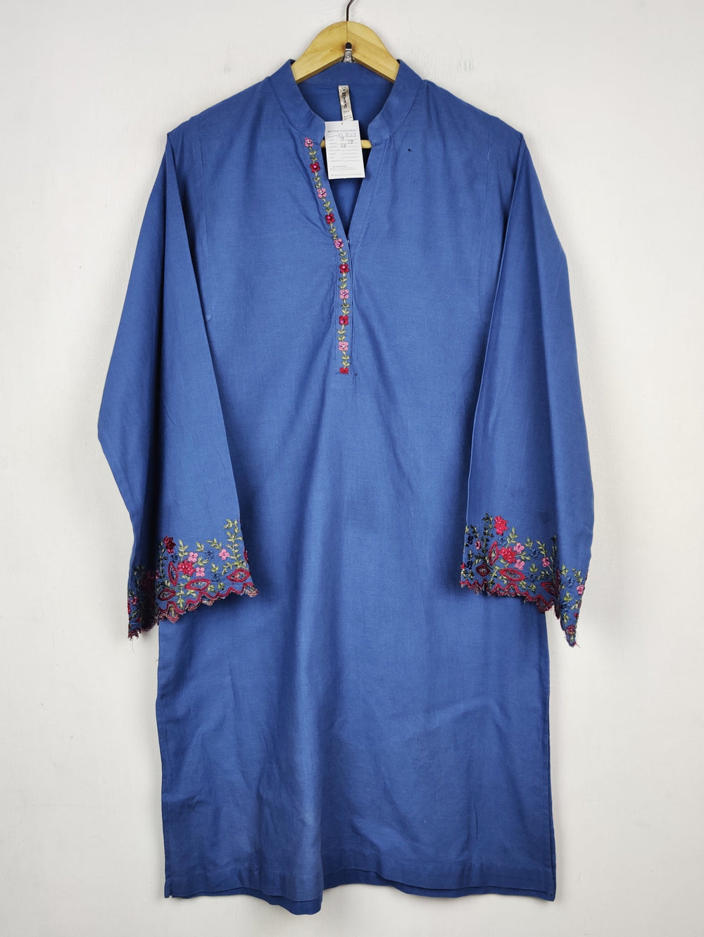Buy online pre-used pre-loved 100% authentic & Original branded Ethnic (WBK-3869) available in Pakistan. Top international brands avilable.