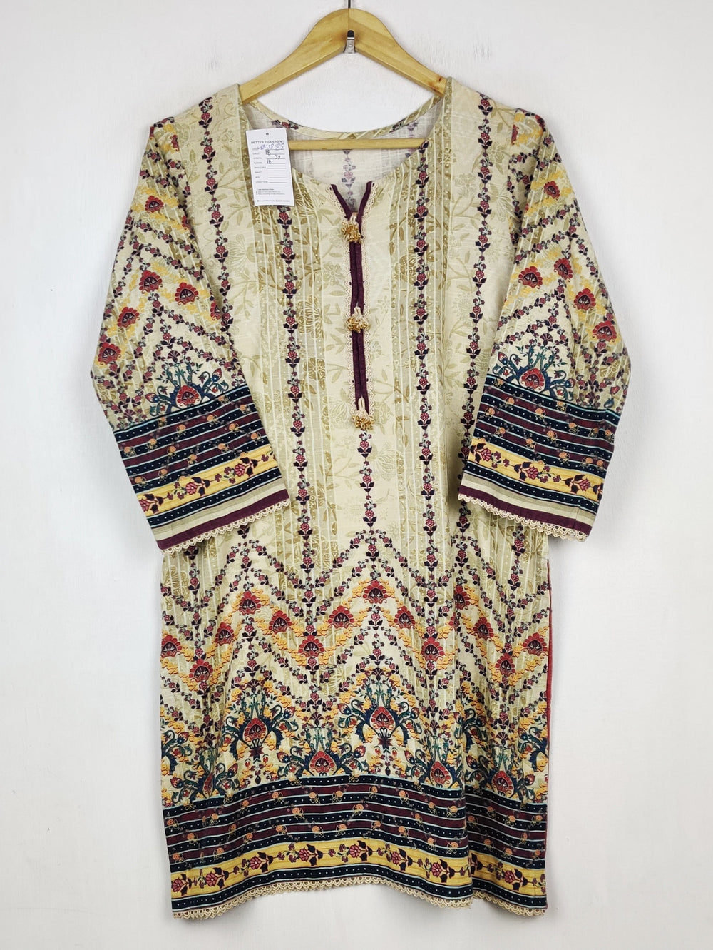 Buy online pre-used pre-loved 100% authentic & Original branded Unknown Brand (WBK-3888) available in Pakistan. Top international brands avilable.