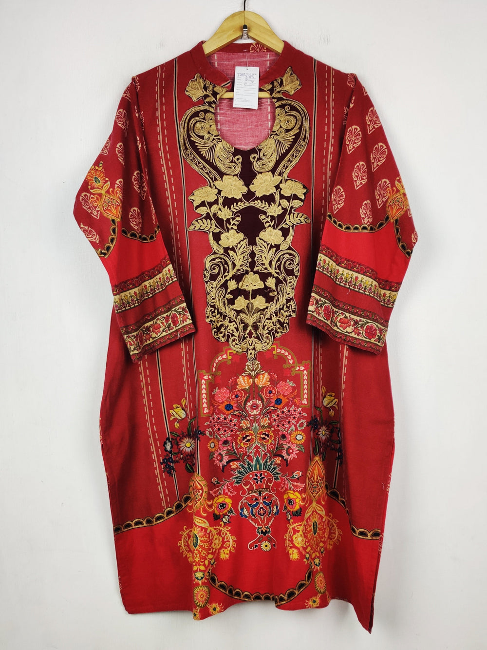 Buy online pre-used pre-loved 100% authentic & Original branded Unknown Brand (WBK-3918) available in Pakistan. Top international brands avilable.