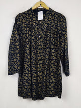 Buy online pre-used pre-loved 100% authentic & Original branded Unknown Brand (WBK-3938) available in Pakistan. Top international brands avilable.