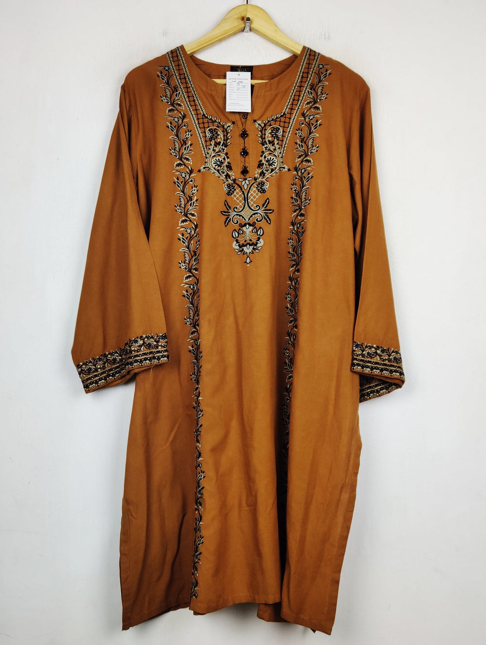 Buy online pre-used pre-loved 100% authentic & Original branded Saya (WBK-3996) available in Pakistan. Top international brands avilable.