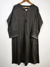 Buy online pre-used pre-loved 100% authentic & Original branded Nishat Linen (WBK-556) available in Pakistan. Top international brands avilable.