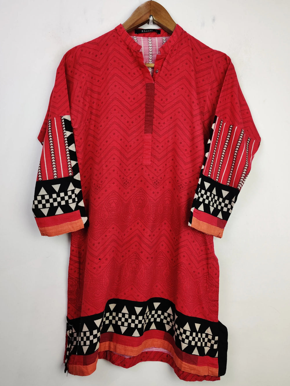 Buy online pre-used pre-loved 100% authentic & Original branded Khaadi (WBK-566) available in Pakistan. Top international brands avilable.
