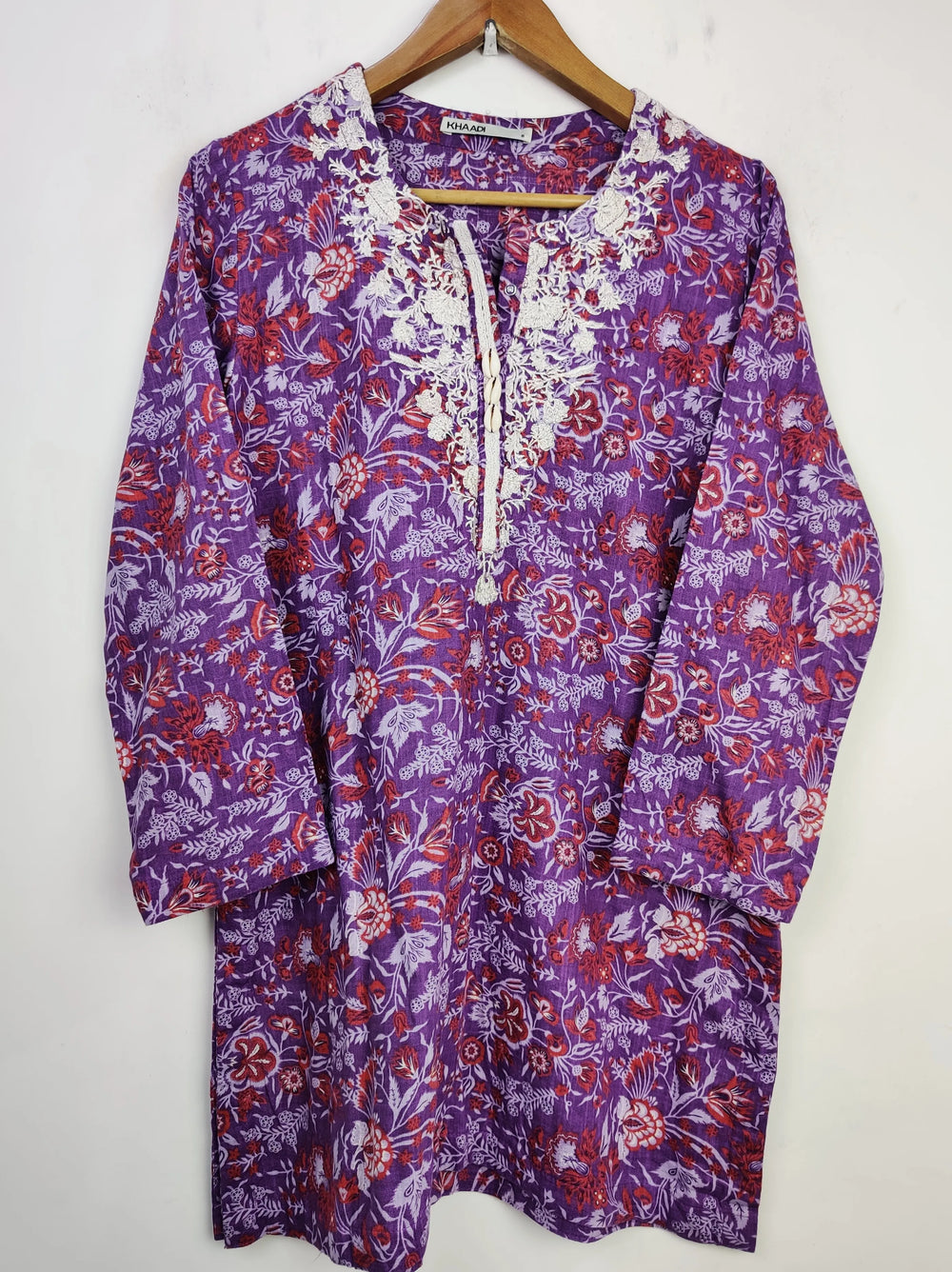 Buy online pre-used pre-loved 100% authentic & Original branded Khaadi (WBK-573) available in Pakistan. Top international brands avilable.