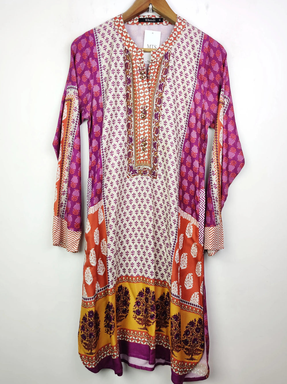 Buy online pre-used pre-loved 100% authentic & Original branded Khaadi (WBK-659) available in Pakistan. Top international brands avilable.