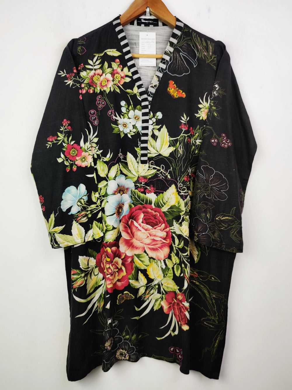 Buy online pre-used pre-loved 100% authentic & Original branded Ideas (WBK-666) available in Pakistan. Top international brands avilable.