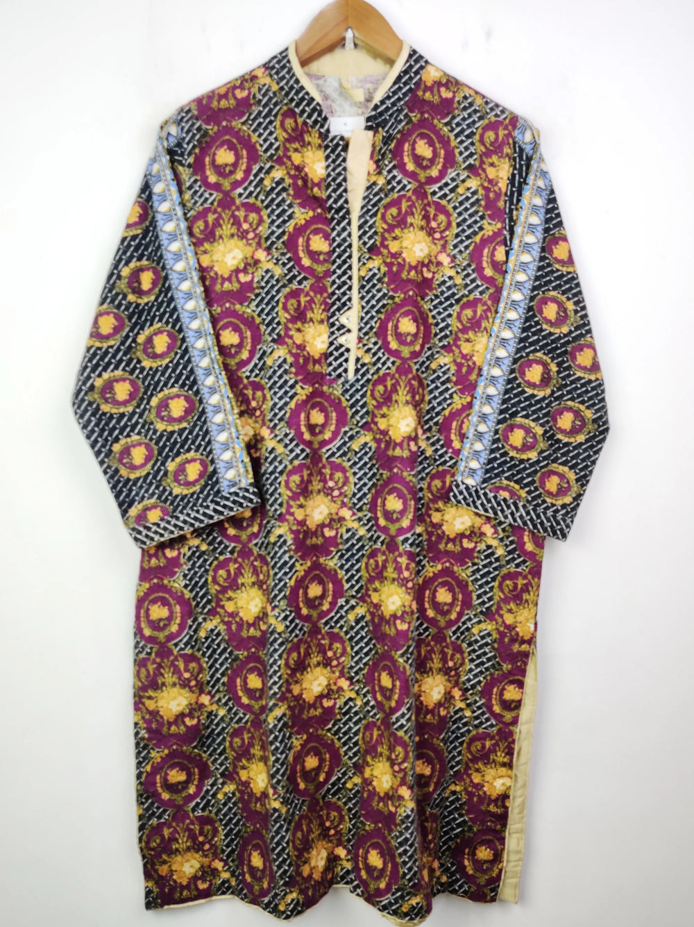 Buy online pre-used pre-loved 100% authentic & Original branded Ethnic (WBK-668) available in Pakistan. Top international brands avilable.