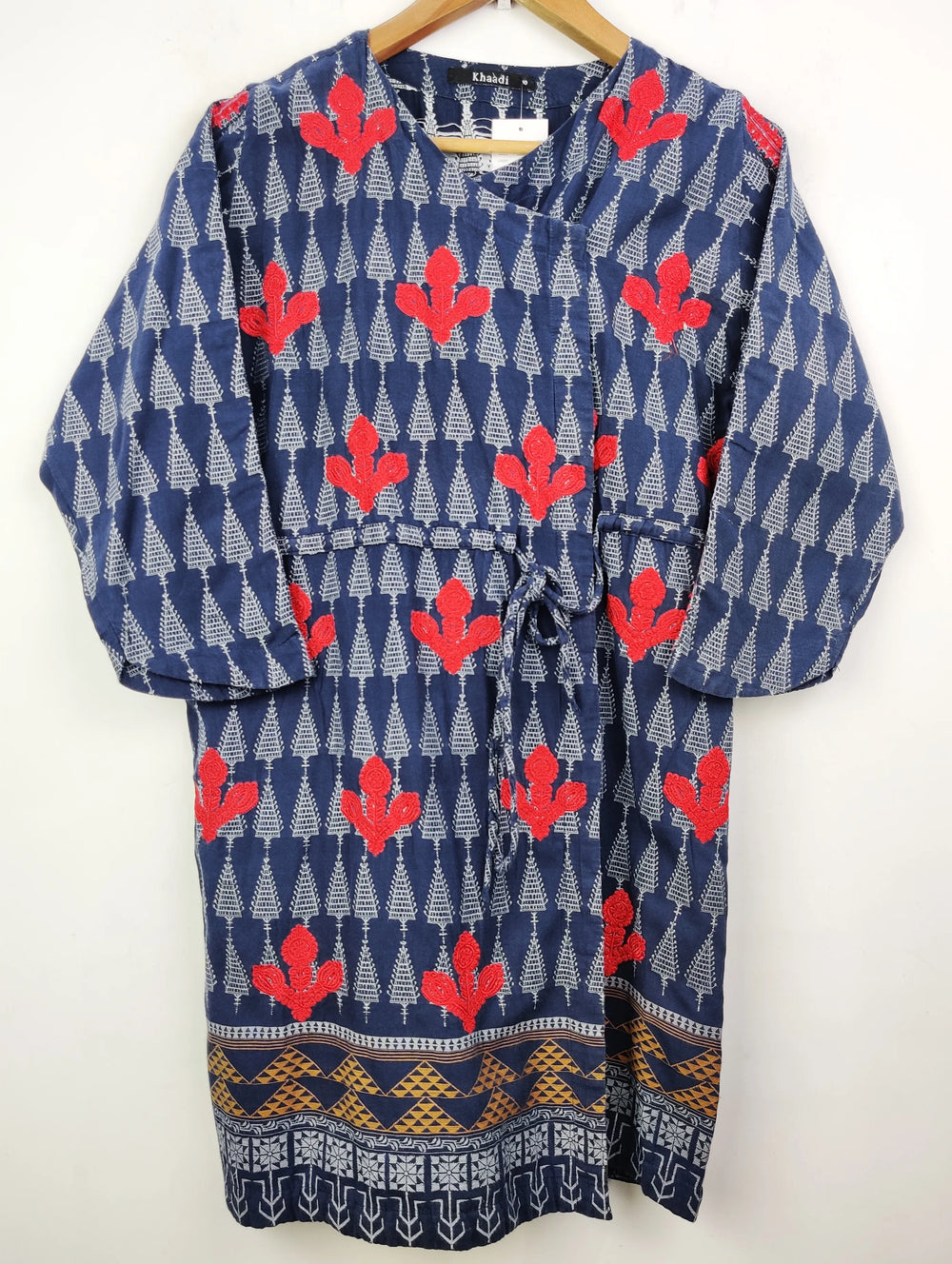 Buy online pre-used pre-loved 100% authentic & Original branded Khaadi (WBK-676) available in Pakistan. Top international brands avilable.