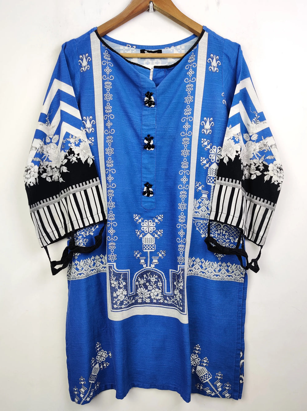 Buy online pre-used pre-loved 100% authentic & Original branded Ideas (WBK-769) available in Pakistan. Top international brands avilable.