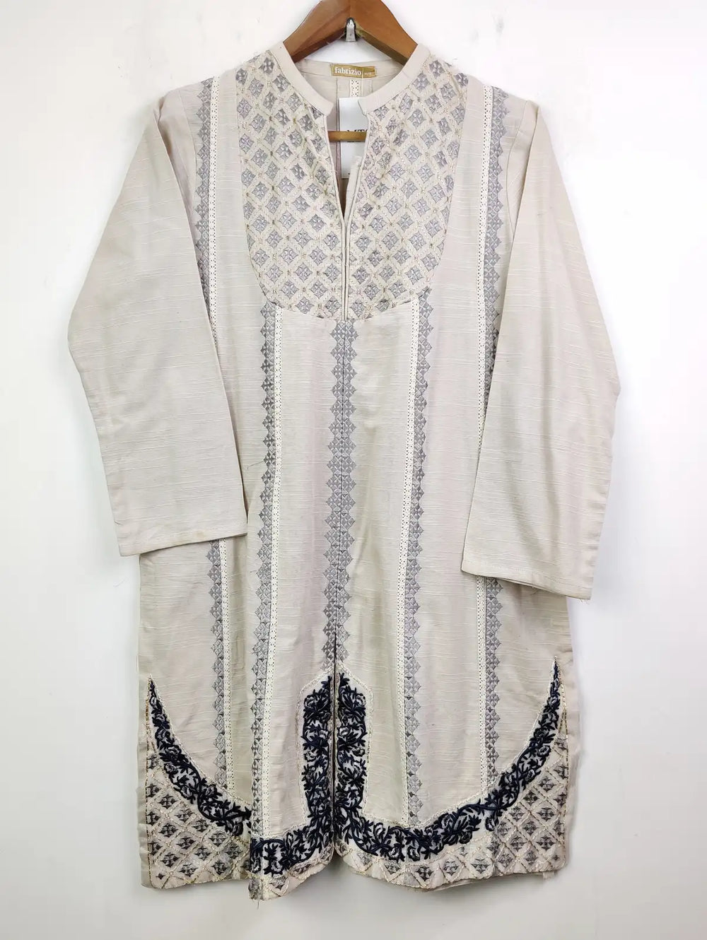 Buy online pre-used pre-loved 100% authentic & Original branded Fabrizio (WBK-857) available in Pakistan. Top international brands avilable.