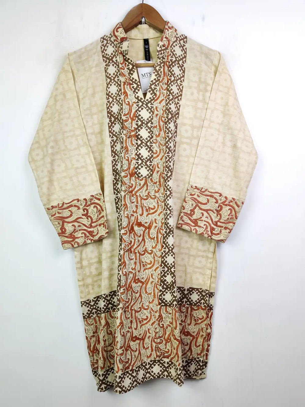 Buy online pre-used pre-loved 100% authentic & Original branded Harmony (WBK-863) available in Pakistan. Top international brands avilable.