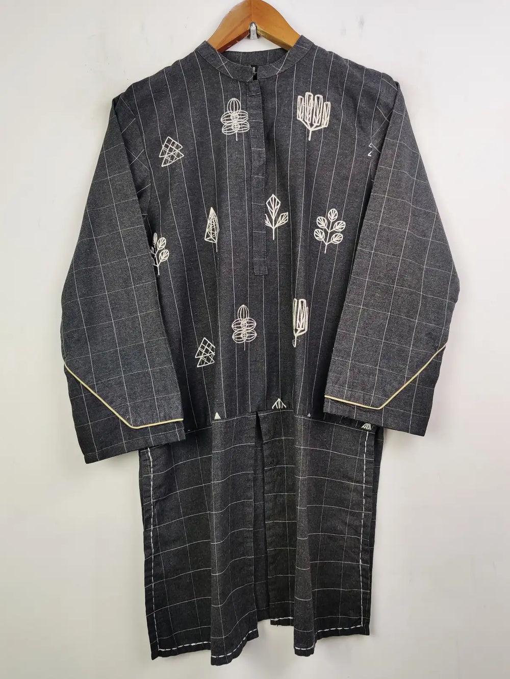 Buy online pre-used pre-loved 100% authentic & Original branded Beechtree (WBK-868) available in Pakistan. Top international brands avilable.