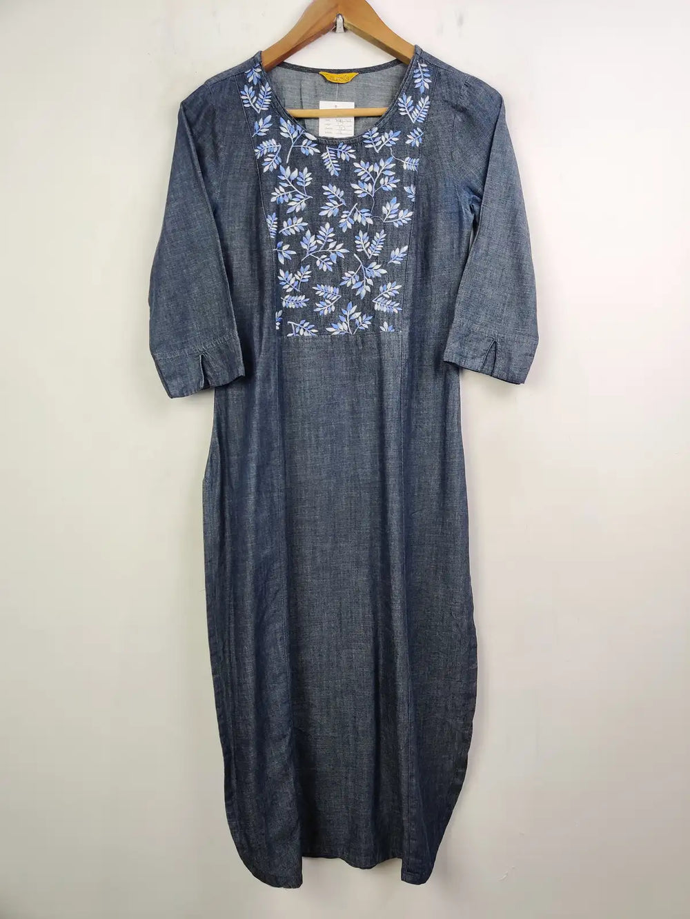 Buy online pre-used pre-loved 100% authentic & Original branded Aurelia (WBK-918) available in Pakistan. Top international brands avilable.