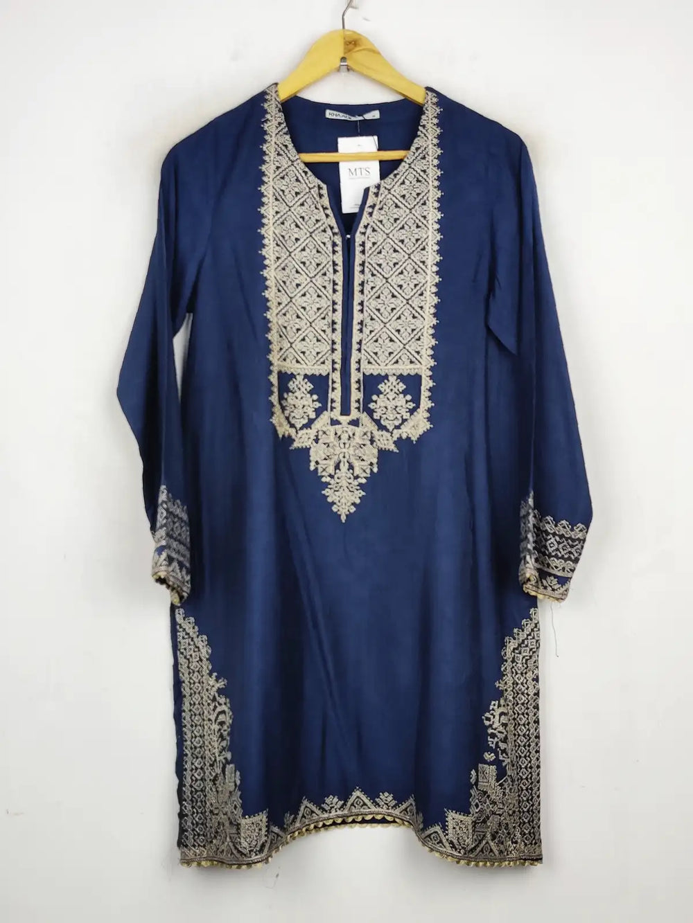 Buy online pre-used pre-loved 100% authentic & Original branded Khaadi (WBK-984) available in Pakistan. Top international brands avilable.