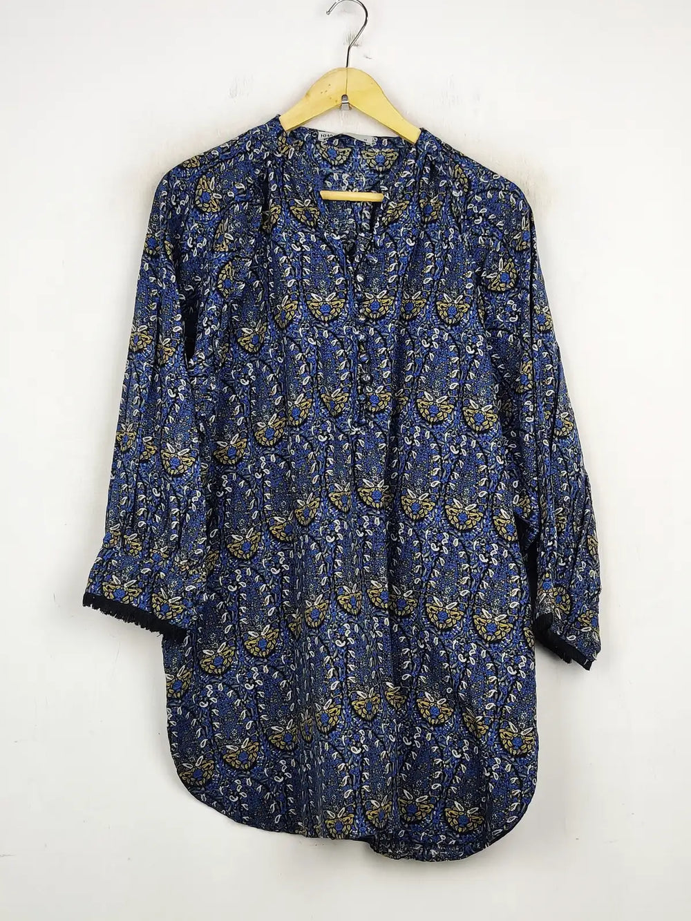 Buy online pre-used pre-loved 100% authentic & Original branded Khaadi (WBK-990) available in Pakistan. Top international brands avilable.