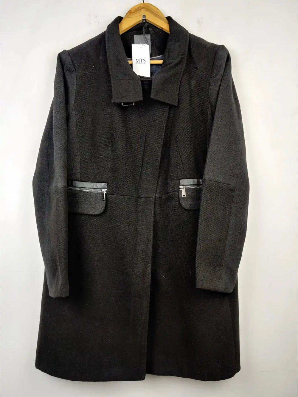 Buy online pre-used pre-loved 100% authentic & Original branded Wool Polyester (WC-1720) available in Pakistan. Top international brands avilable.