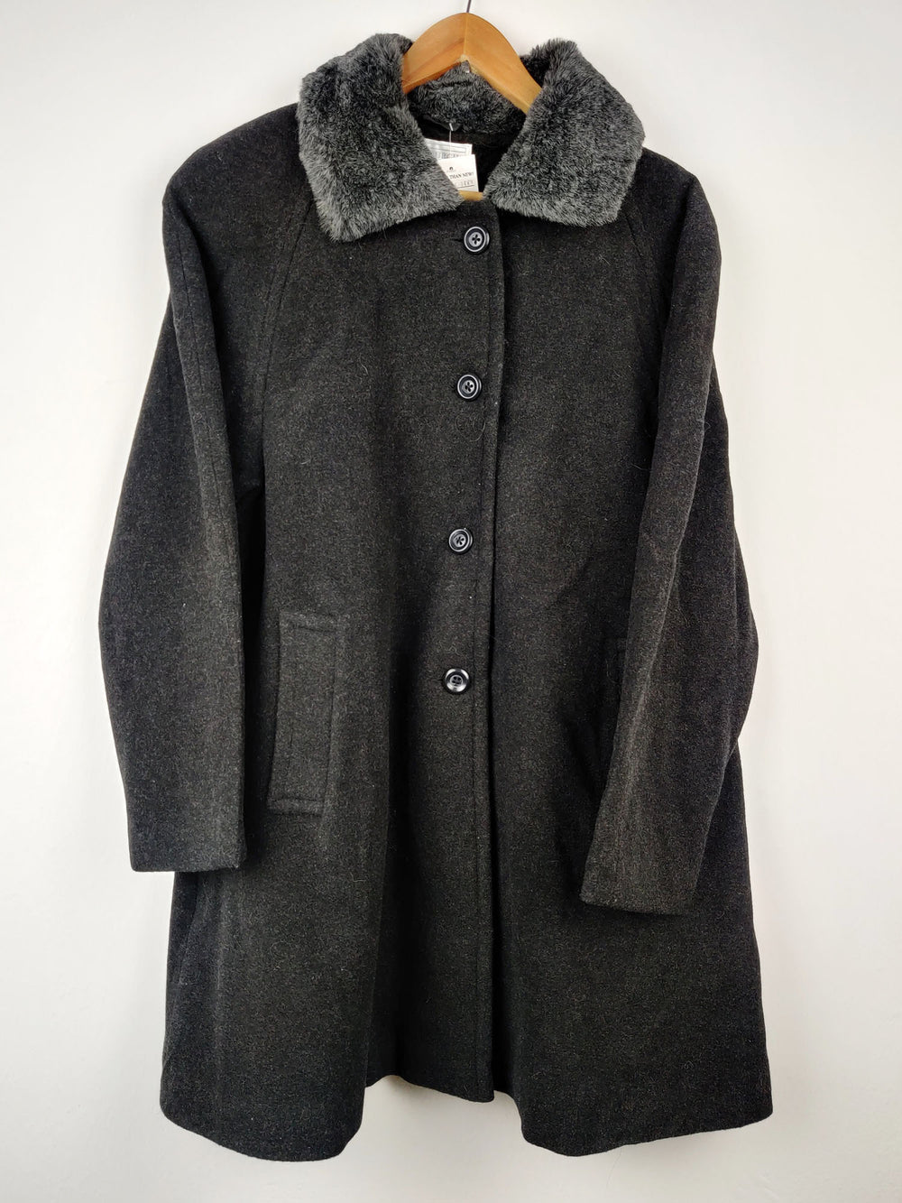 Buy online pre-used pre-loved 100% authentic & Original branded Edinburgh (WC-1884) available in Pakistan. Top international brands avilable.