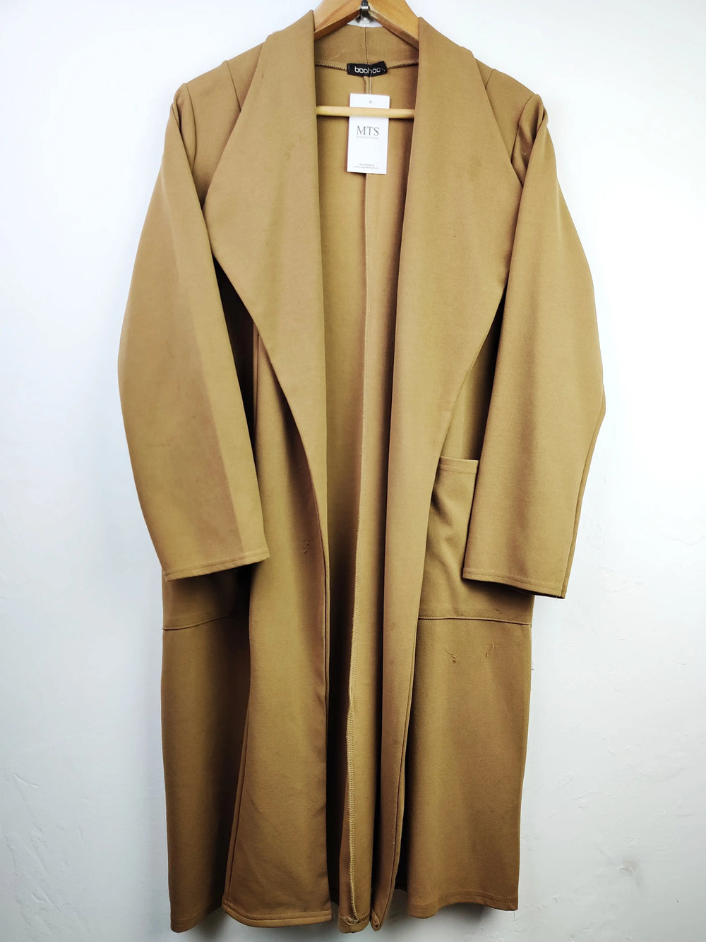 Buy online pre-used pre-loved 100% authentic & Original branded Boohoo (WC-1975) available in Pakistan. Top international brands avilable.